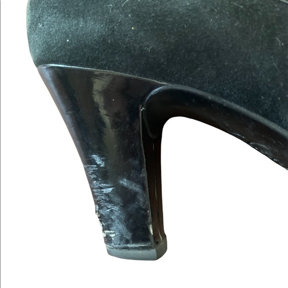 Clarks Artisan Black Suede Heeled Ankle Booties women’s size 8.5 - Picture 6 of 7